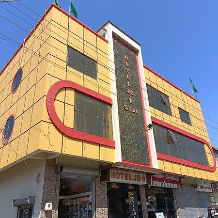 Hotel Jb Star Māndvi Екстериор снимка