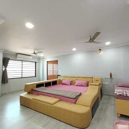 Hotel Jb Star Māndvi Екстериор снимка
