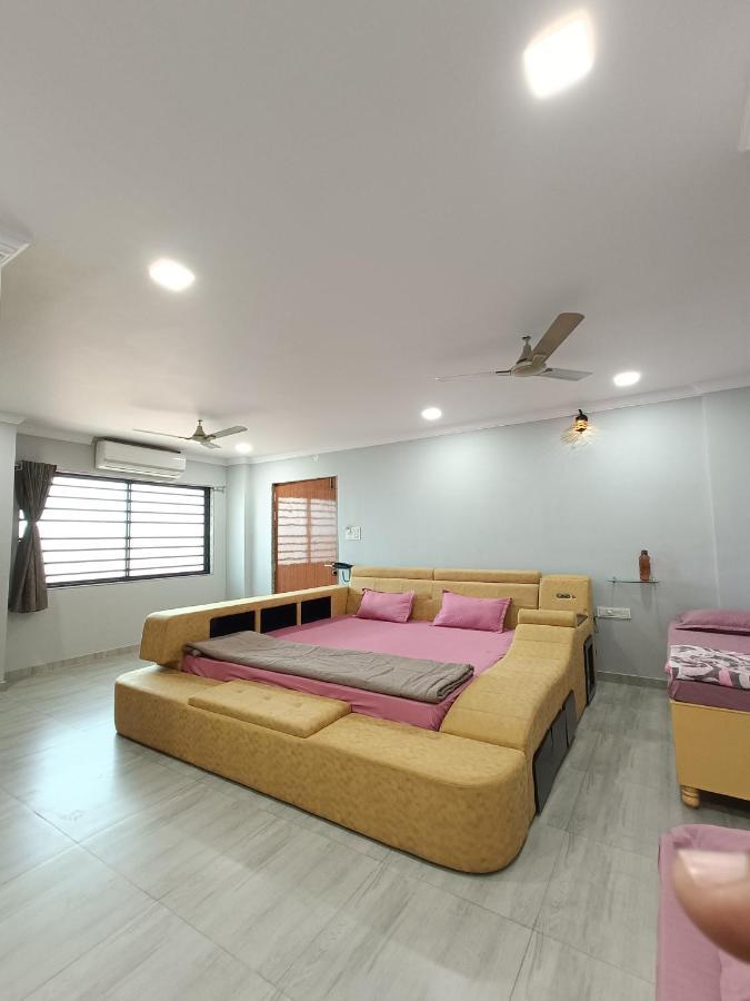 Hotel Jb Star Māndvi Екстериор снимка