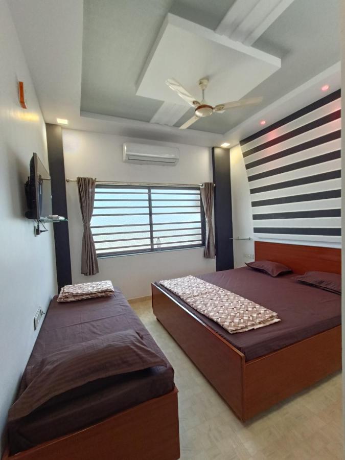 Hotel Jb Star Māndvi Екстериор снимка