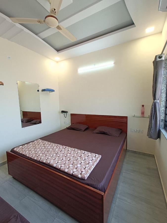 Hotel Jb Star Māndvi Екстериор снимка