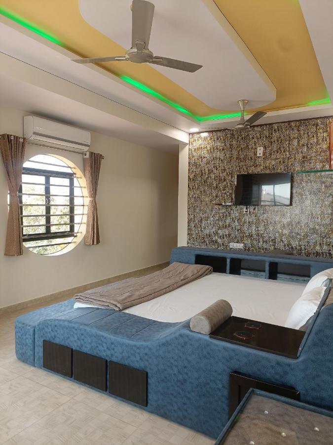 Hotel Jb Star Māndvi Екстериор снимка