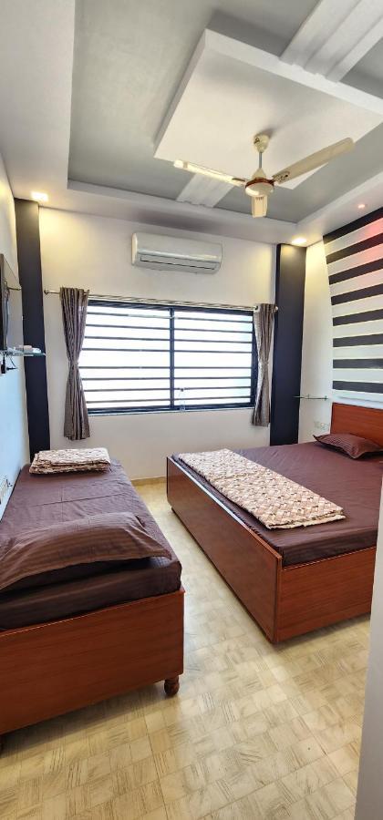 Hotel Jb Star Māndvi Екстериор снимка