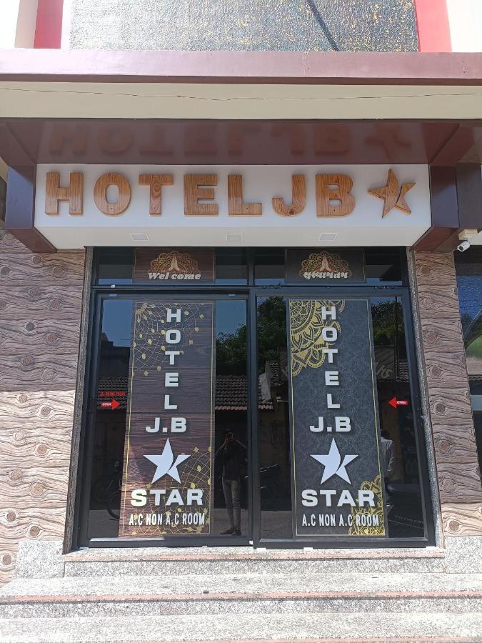 Hotel Jb Star Māndvi Екстериор снимка