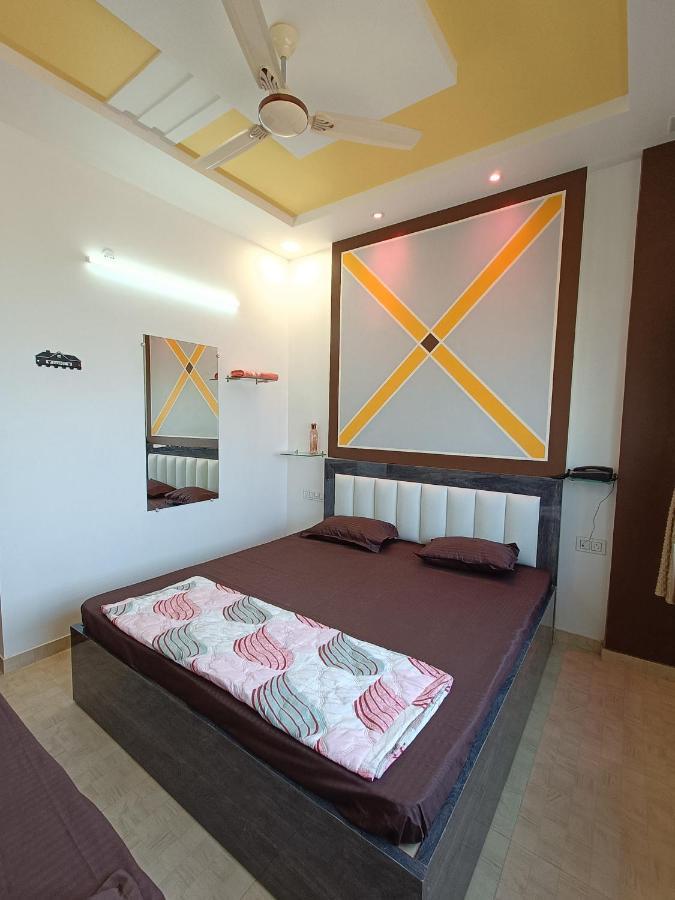 Hotel Jb Star Māndvi Екстериор снимка