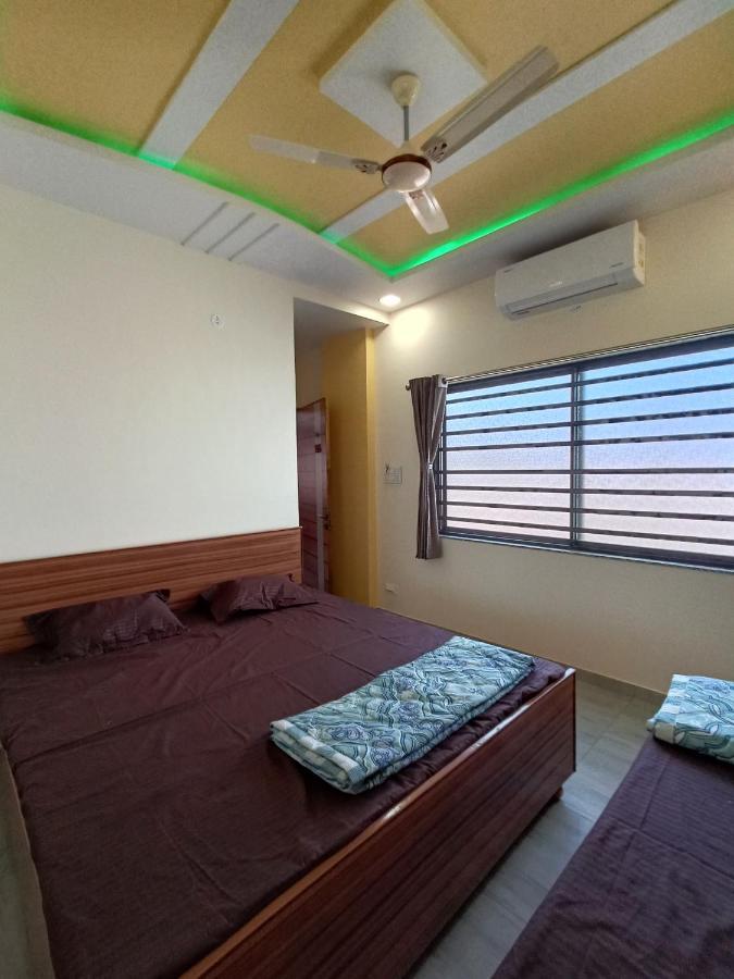 Hotel Jb Star Māndvi Екстериор снимка